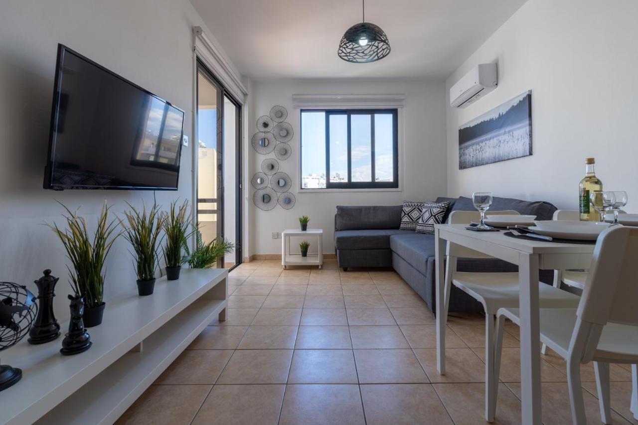 Polyn 1- Bedroom Apartment In Ларнака Экстерьер фото